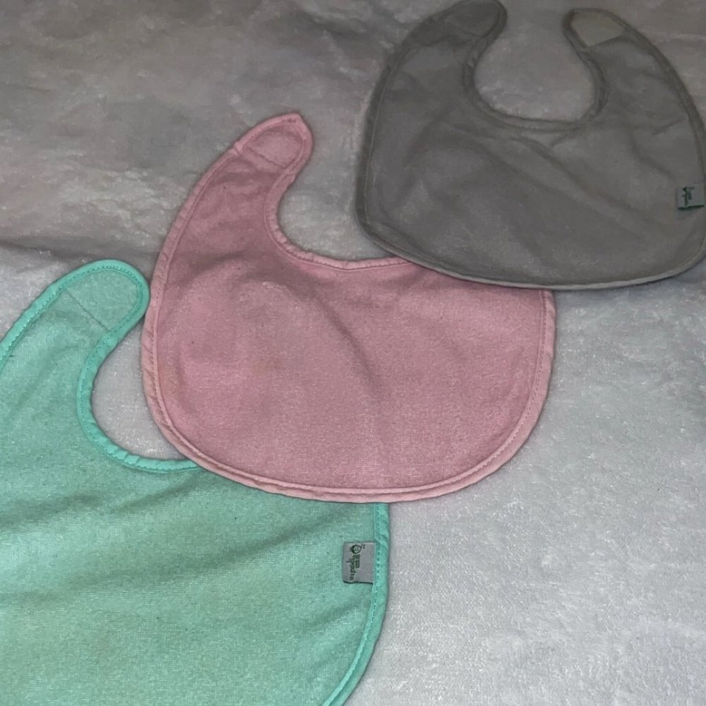 Green Sprouts 3 pack Baby Bibs 3-12M NWOT